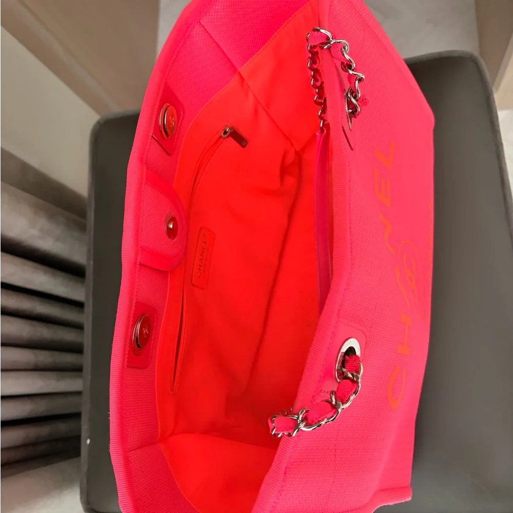 CHANEL 💯 Authentic Deauville Hot Pink and Orange Medium Tote Bag 🔥 Rare!! - Picture 12 of 14